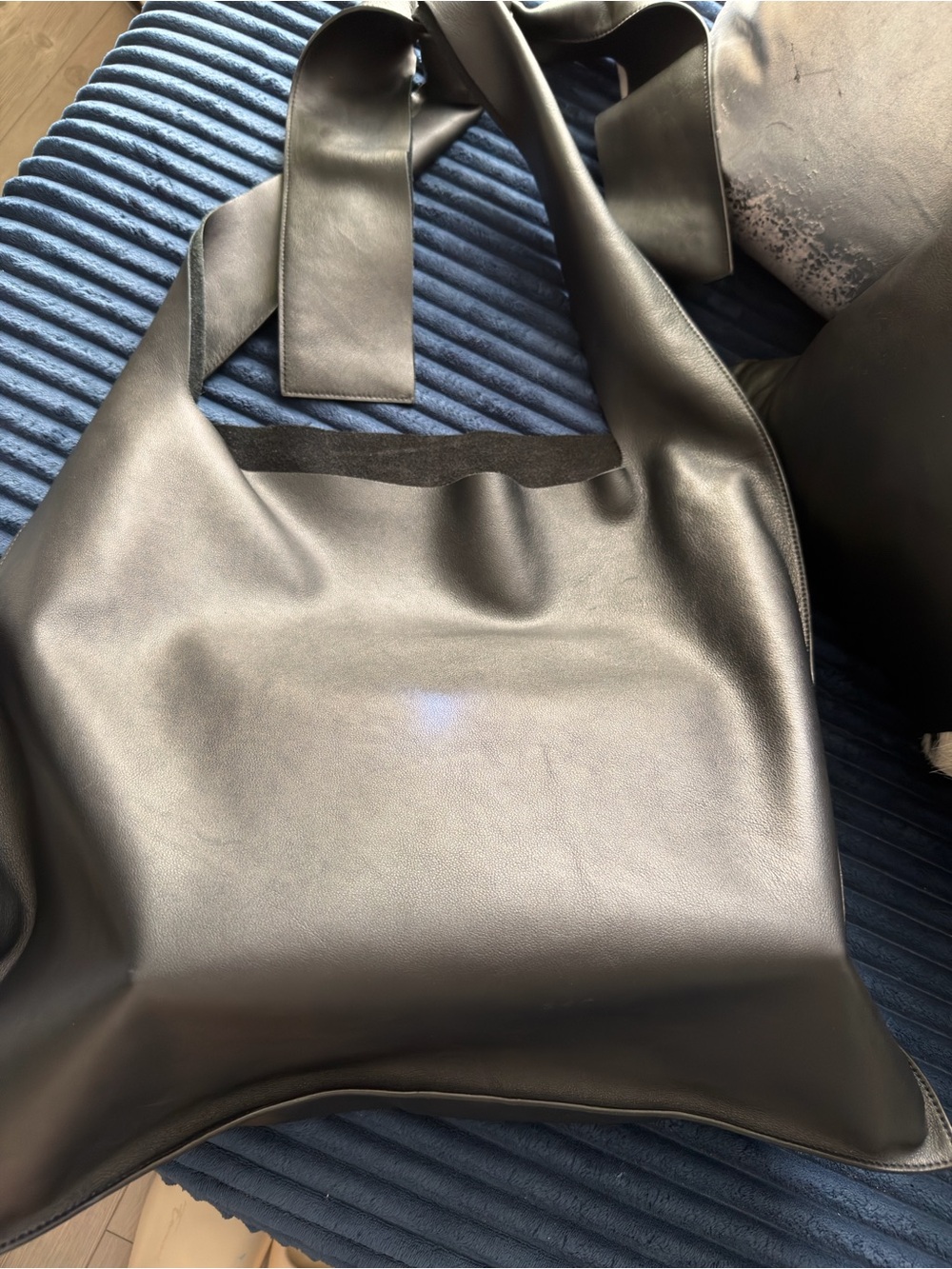 Loewe Black Nappa Oversized Bow Shoulder Bag - Picture 9 of 13